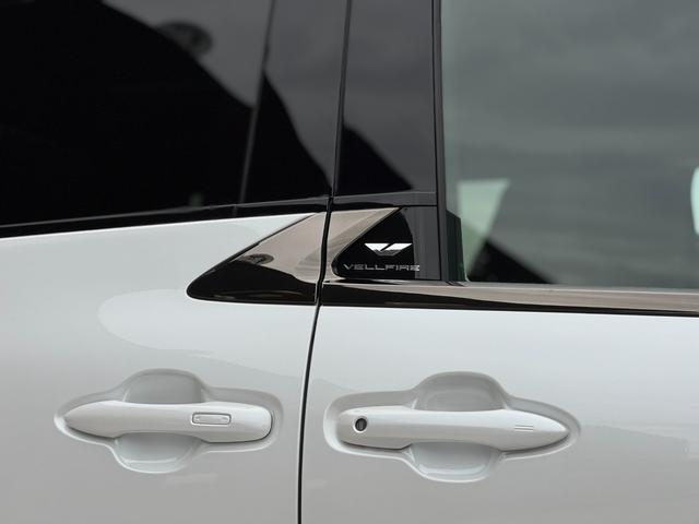 ヴェルファイアハイブリッド Ｚ　プレミア　１３．２型有機ＥＬ後席モニター　デジタルインナーミラー　左右独立ムーンルーフ　トヨタチームメイトアドバンストパーク　カラーヘッドアップディスプレイ　パノラミックビューモニター　ブラインドスポットモニタ（29枚目）