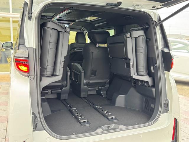 ヴェルファイアハイブリッド Ｚ　プレミア　１３．２型有機ＥＬ後席モニター　デジタルインナーミラー　左右独立ムーンルーフ　トヨタチームメイトアドバンストパーク　カラーヘッドアップディスプレイ　パノラミックビューモニター　ブラインドスポットモニタ（39枚目）