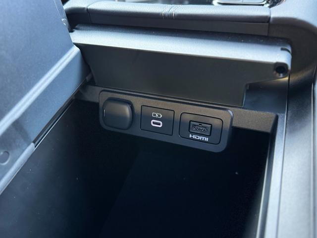 ヴェルファイアハイブリッド Ｚ　プレミア　１３．２型有機ＥＬ後席モニター　デジタルインナーミラー　左右独立ムーンルーフ　トヨタチームメイトアドバンストパーク　カラーヘッドアップディスプレイ　パノラミックビューモニター　ブラインドスポットモニタ（66枚目）