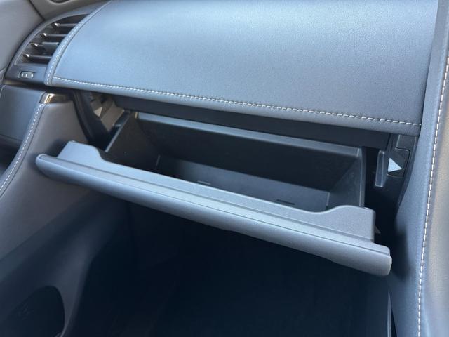 ヴェルファイアハイブリッド Ｚ　プレミア　１３．２型有機ＥＬ後席モニター　デジタルインナーミラー　左右独立ムーンルーフ　トヨタチームメイトアドバンストパーク　カラーヘッドアップディスプレイ　パノラミックビューモニター　ブラインドスポットモニタ（75枚目）