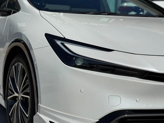 プリウス Ｚ　モデリスタエアロ（Ｆ／Ｓ／Ｒ）　パノラマルーフ　デジタルインナーミラー　寒冷地仕様　１２．３インチディスプレイオーディオ　パノラミックビューモニター　ブラインドスポットモニター　純正１９インチＡＷ（24枚目）