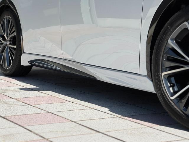 プリウス Ｚ　モデリスタエアロ（Ｆ／Ｓ／Ｒ）　パノラマルーフ　デジタルインナーミラー　寒冷地仕様　１２．３インチディスプレイオーディオ　パノラミックビューモニター　ブラインドスポットモニター　純正１９インチＡＷ（32枚目）