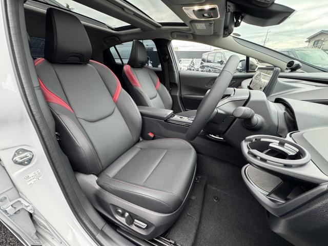 プリウス Ｚ　モデリスタエアロ（Ｆ／Ｓ／Ｒ）　パノラマルーフ　デジタルインナーミラー　寒冷地仕様　１２．３インチディスプレイオーディオ　パノラミックビューモニター　ブラインドスポットモニター　純正１９インチＡＷ（49枚目）