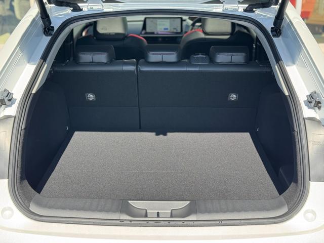 プリウス Ｚ　モデリスタエアロ（Ｆ／Ｓ／Ｒ）　パノラマルーフ　デジタルインナーミラー　寒冷地仕様　１２．３インチディスプレイオーディオ　パノラミックビューモニター　ブラインドスポットモニター　純正１９インチＡＷ（52枚目）