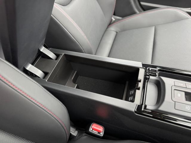 プリウス Ｚ　モデリスタエアロ（Ｆ／Ｓ／Ｒ）　パノラマルーフ　デジタルインナーミラー　寒冷地仕様　１２．３インチディスプレイオーディオ　パノラミックビューモニター　ブラインドスポットモニター　純正１９インチＡＷ（67枚目）