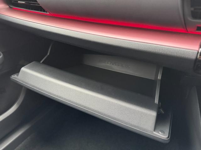 プリウス Ｚ　モデリスタエアロ（Ｆ／Ｓ／Ｒ）　パノラマルーフ　デジタルインナーミラー　寒冷地仕様　１２．３インチディスプレイオーディオ　パノラミックビューモニター　ブラインドスポットモニター　純正１９インチＡＷ（77枚目）