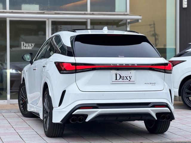 ＲＸ ＲＸ３５０　Ｆスポーツ　ＴＲＤエアロ（Ｆ／Ｓ／Ｒ／マフラー）　パノラマルーフ　オレンジキャリパー　ルーフレール　赤レザーシート　純正２１インチＡＷ　ヘッドアップディスプレイ　１４インチディスプレイ　パノラミックビューモニター（7枚目）