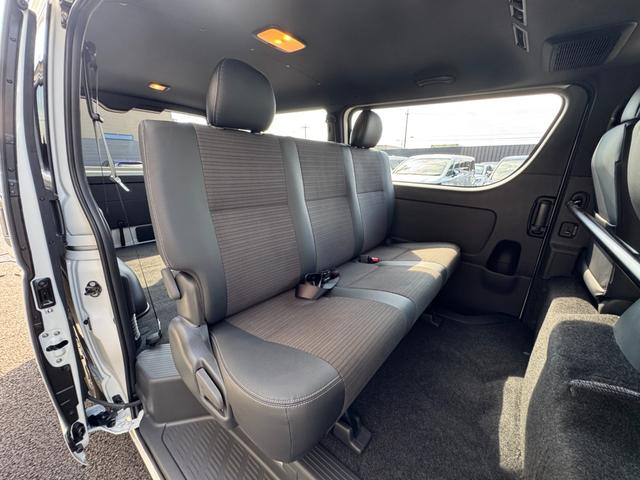 ハイエースバン ロングスーパーGL ダークプライムS アルパイン11インチフローティングナビ パノラミックビューモニター デジタルインナーミラー 寒冷地仕様 両側パワースライドドア 黒ハーフレザーシート スカッフプレート トヨタセーフティーセンス ETC(49枚目)