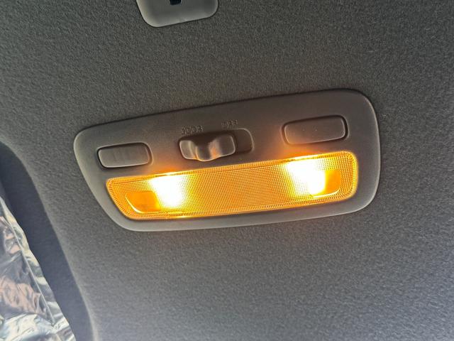 ハイエースバン ロングスーパーGL ダークプライムS アルパイン11インチフローティングナビ パノラミックビューモニター デジタルインナーミラー 寒冷地仕様 両側パワースライドドア 黒ハーフレザーシート スカッフプレート トヨタセーフティーセンス ETC(55枚目)