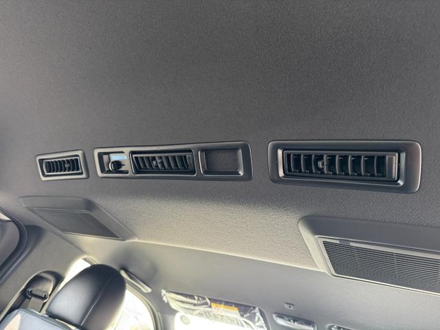 ハイエースバン ロングスーパーGL ダークプライムS アルパイン11インチフローティングナビ パノラミックビューモニター デジタルインナーミラー 寒冷地仕様 両側パワースライドドア 黒ハーフレザーシート スカッフプレート トヨタセーフティーセンス ETC(79枚目)