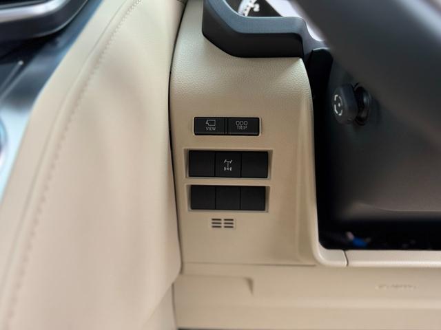ランドクルーザー ＺＸ　モデリスタエアロ（Ｆ／Ｓ／Ｒ）　ＪＢＬプレミアムサウンド　リアエンターテイメント　タイヤ空気圧警報システム　リア電動デフロック　ルーフレール　ムーンルーフ　マルチテレインモニター　ベージュレザーシート（10枚目）