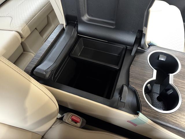 ランドクルーザー ＺＸ　モデリスタエアロ（Ｆ／Ｓ／Ｒ）　ＪＢＬプレミアムサウンド　リアエンターテイメント　タイヤ空気圧警報システム　リア電動デフロック　ルーフレール　ムーンルーフ　マルチテレインモニター　ベージュレザーシート（70枚目）