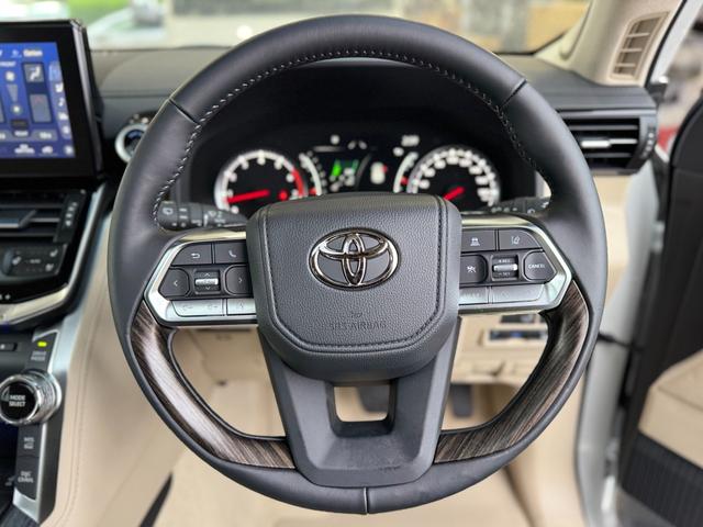 ランドクルーザー ＺＸ　モデリスタエアロ（Ｆ／Ｓ／Ｒ）　ＪＢＬプレミアムサウンド　リアエンターテイメント　タイヤ空気圧警報システム　リア電動デフロック　ルーフレール　ムーンルーフ　マルチテレインモニター　ベージュレザーシート（71枚目）