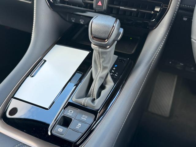 運転席には多機能のボタンが付いています☆彡