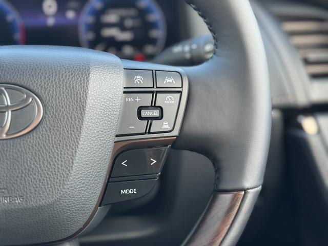 ステアリングスイッチで走行中も目線を逸らす事無く操作可能です☆