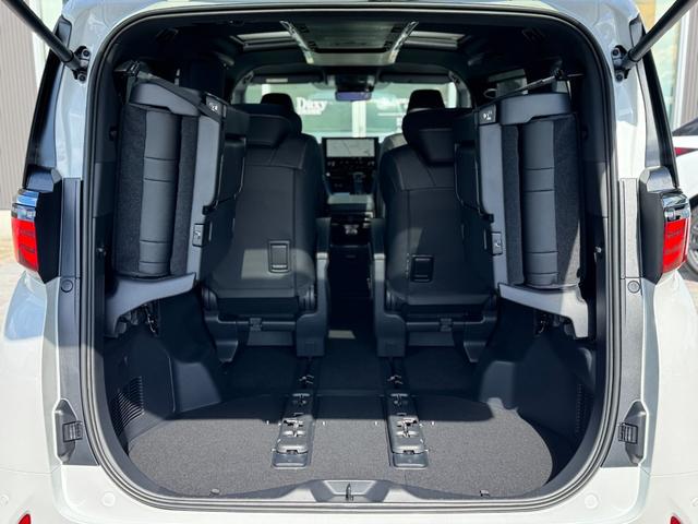 広々としたトランクはゴルフバックも積み込み可能です☆彡