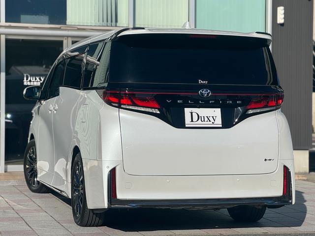 ヴェルファイアハイブリッド Ｚ　プレミア　１３．２型有機ＥＬ後席モニター　デジタルインナーミラー　左右独立ムーンルーフ　トヨタチームメイトアドバンストパーク　カラーヘッドアップディスプレイ　スペアタイヤ　パノラミックビューモニタ　ＥＴＣ２．０（7枚目）