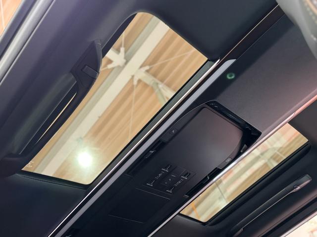 ヴェルファイアハイブリッド Ｚ　プレミア　１３．２型有機ＥＬ後席モニター　デジタルインナーミラー　左右独立ムーンルーフ　トヨタチームメイトアドバンストパーク　カラーヘッドアップディスプレイ　スペアタイヤ　パノラミックビューモニタ　ＥＴＣ２．０（11枚目）