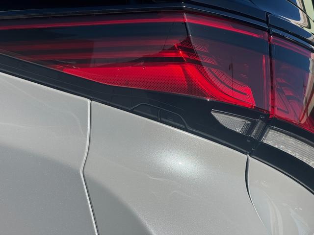 ヴェルファイアハイブリッド Ｚ　プレミア　１３．２型有機ＥＬ後席モニター　デジタルインナーミラー　左右独立ムーンルーフ　トヨタチームメイトアドバンストパーク　カラーヘッドアップディスプレイ　スペアタイヤ　パノラミックビューモニタ　ＥＴＣ２．０（40枚目）