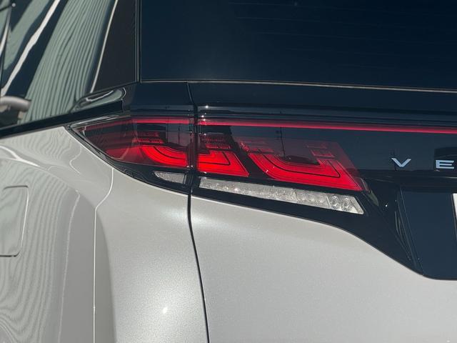 ヴェルファイアハイブリッド Ｚ　プレミア　１３．２型有機ＥＬ後席モニター　デジタルインナーミラー　左右独立ムーンルーフ　トヨタチームメイトアドバンストパーク　カラーヘッドアップディスプレイ　スペアタイヤ　パノラミックビューモニタ　ＥＴＣ２．０（41枚目）