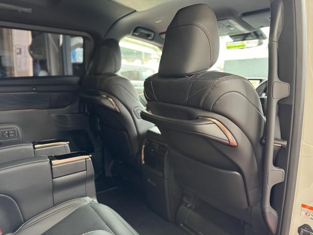 ヴェルファイアハイブリッド Ｚ　プレミア　１３．２型有機ＥＬ後席モニター　デジタルインナーミラー　左右独立ムーンルーフ　トヨタチームメイトアドバンストパーク　カラーヘッドアップディスプレイ　スペアタイヤ　パノラミックビューモニタ　ＥＴＣ２．０（48枚目）