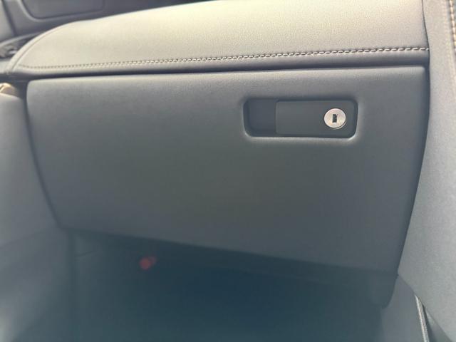 ヴェルファイアハイブリッド Ｚ　プレミア　１３．２型有機ＥＬ後席モニター　デジタルインナーミラー　左右独立ムーンルーフ　トヨタチームメイトアドバンストパーク　カラーヘッドアップディスプレイ　スペアタイヤ　パノラミックビューモニタ　ＥＴＣ２．０（73枚目）