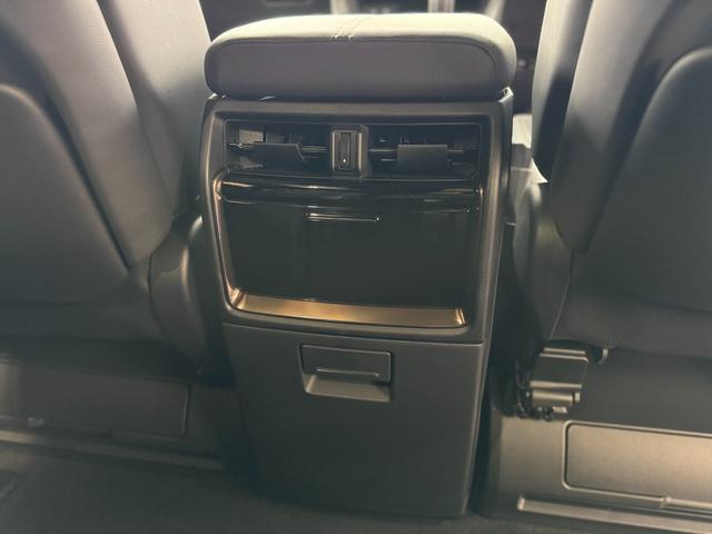 ヴェルファイアハイブリッド Ｚ　プレミア　１３．２型有機ＥＬ後席モニター　デジタルインナーミラー　左右独立ムーンルーフ　トヨタチームメイトアドバンストパーク　カラーヘッドアップディスプレイ　スペアタイヤ　パノラミックビューモニタ　ＥＴＣ２．０（77枚目）