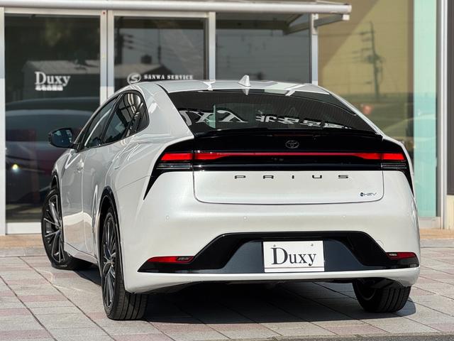 プリウス Ｚ　ＧＲエアロ（Ｆ／Ｒ）　デジタルインナーミラー　赤レザー　ドライブレコーダー　１２．３インチディスプレイ　パノラミックビューモニター　ブラインドスポットモニター　トヨタチームメイトアドバンストパーク（7枚目）