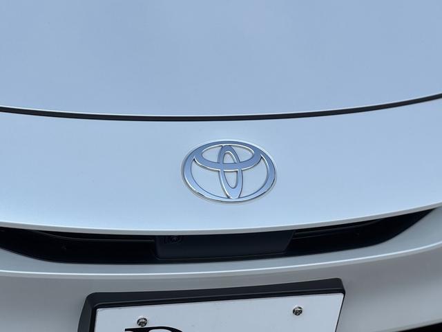プリウス Ｚ　ＧＲエアロ（Ｆ／Ｒ）　デジタルインナーミラー　赤レザー　ドライブレコーダー　１２．３インチディスプレイ　パノラミックビューモニター　ブラインドスポットモニター　トヨタチームメイトアドバンストパーク（17枚目）