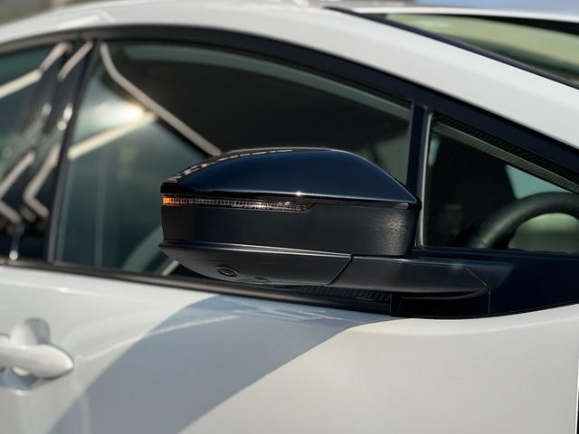 プリウス Ｚ　ＧＲエアロ（Ｆ／Ｒ）　デジタルインナーミラー　赤レザー　ドライブレコーダー　１２．３インチディスプレイ　パノラミックビューモニター　ブラインドスポットモニター　トヨタチームメイトアドバンストパーク（23枚目）