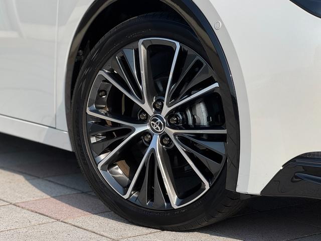 プリウス Ｚ　ＧＲエアロ（Ｆ／Ｒ）　デジタルインナーミラー　赤レザー　ドライブレコーダー　１２．３インチディスプレイ　パノラミックビューモニター　ブラインドスポットモニター　トヨタチームメイトアドバンストパーク（27枚目）