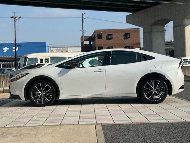 プリウス Ｚ　ＧＲエアロ（Ｆ／Ｒ）　デジタルインナーミラー　赤レザー　ドライブレコーダー　１２．３インチディスプレイ　パノラミックビューモニター　ブラインドスポットモニター　トヨタチームメイトアドバンストパーク（29枚目）