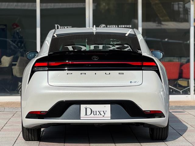 プリウス Ｚ　ＧＲエアロ（Ｆ／Ｒ）　デジタルインナーミラー　赤レザー　ドライブレコーダー　１２．３インチディスプレイ　パノラミックビューモニター　ブラインドスポットモニター　トヨタチームメイトアドバンストパーク（30枚目）