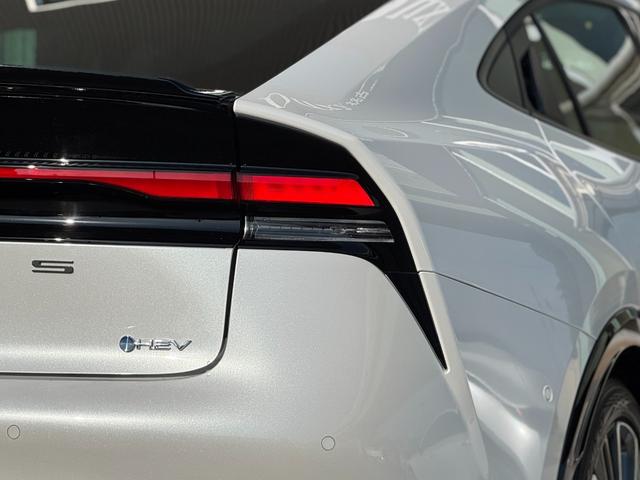 プリウス Ｚ　ＧＲエアロ（Ｆ／Ｒ）　デジタルインナーミラー　赤レザー　ドライブレコーダー　１２．３インチディスプレイ　パノラミックビューモニター　ブラインドスポットモニター　トヨタチームメイトアドバンストパーク（40枚目）