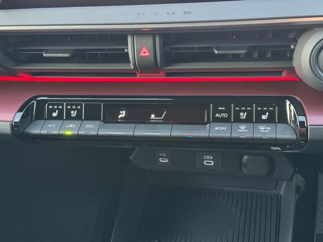 プリウス Ｚ　ＧＲエアロ（Ｆ／Ｒ）　デジタルインナーミラー　赤レザー　ドライブレコーダー　１２．３インチディスプレイ　パノラミックビューモニター　ブラインドスポットモニター　トヨタチームメイトアドバンストパーク（60枚目）