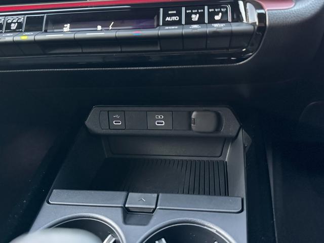 プリウス Ｚ　ＧＲエアロ（Ｆ／Ｒ）　デジタルインナーミラー　赤レザー　ドライブレコーダー　１２．３インチディスプレイ　パノラミックビューモニター　ブラインドスポットモニター　トヨタチームメイトアドバンストパーク（61枚目）