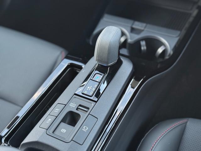 プリウス Ｚ　ＧＲエアロ（Ｆ／Ｒ）　デジタルインナーミラー　赤レザー　ドライブレコーダー　１２．３インチディスプレイ　パノラミックビューモニター　ブラインドスポットモニター　トヨタチームメイトアドバンストパーク（62枚目）