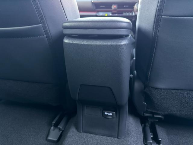 プリウス Ｚ　ＧＲエアロ（Ｆ／Ｒ）　デジタルインナーミラー　赤レザー　ドライブレコーダー　１２．３インチディスプレイ　パノラミックビューモニター　ブラインドスポットモニター　トヨタチームメイトアドバンストパーク（78枚目）