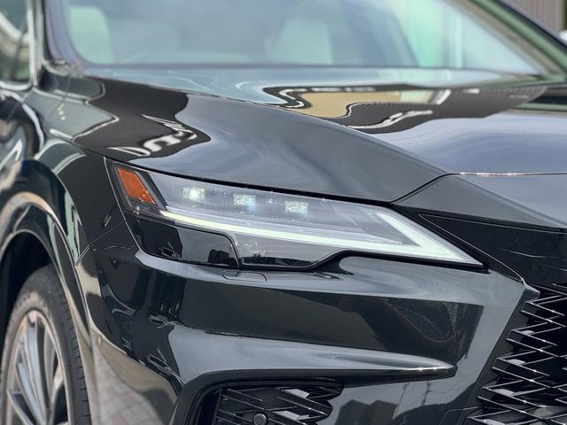 ＲＸ ＲＸ３５０　Ｆスポーツ　ホワイトレザーシート　パノラマルーフ　輻射ヒーター　オレンジキャリパー　デジタルインナーミラー　寒冷地仕様　１４インチディスプレイオーディオ　ブラインドスポットモニター　パノラミックビューモニター（21枚目）