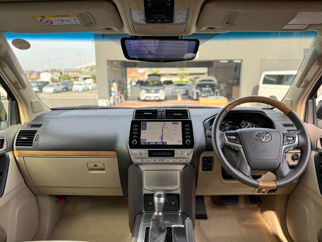 ランドクルーザープラド ＴＸ　Ｌパッケージ　マットブラックエディション　ダブルエイト（Ｆ／Ｓ／Ｒ／４本出しマフラー）　アルパイン１２型デジタルインナーミラー　メーカーナビ　寒冷地仕様　純正１８インチＡＷホワイトレター　ブラインドスポットモニター　パノラミックビューモニター（8枚目）