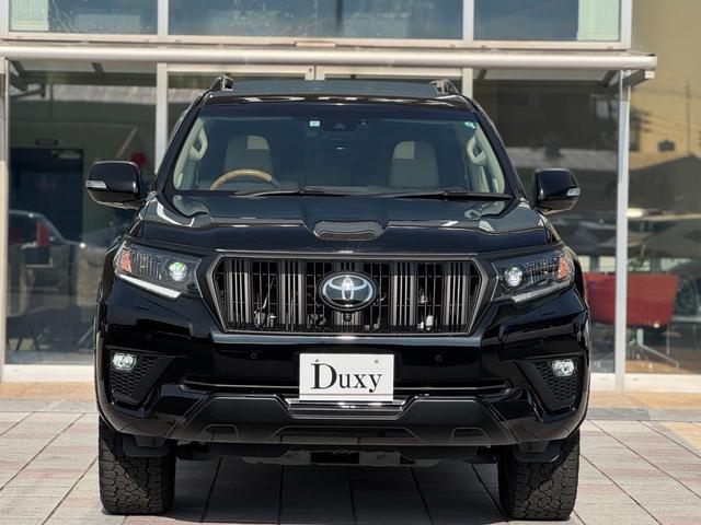 ランドクルーザープラド ＴＸ　Ｌパッケージ　マットブラックエディション　ダブルエイト（Ｆ／Ｓ／Ｒ／４本出しマフラー）　アルパイン１２型デジタルインナーミラー　メーカーナビ　寒冷地仕様　純正１８インチＡＷホワイトレター　ブラインドスポットモニター　パノラミックビューモニター（13枚目）