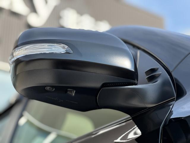 ランドクルーザープラド ＴＸ　Ｌパッケージ　マットブラックエディション　ダブルエイト（Ｆ／Ｓ／Ｒ／４本出しマフラー）　アルパイン１２型デジタルインナーミラー　メーカーナビ　寒冷地仕様　純正１８インチＡＷホワイトレター　ブラインドスポットモニター　パノラミックビューモニター（30枚目）