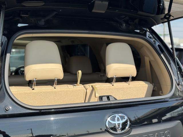 ランドクルーザープラド ＴＸ　Ｌパッケージ　マットブラックエディション　ダブルエイト（Ｆ／Ｓ／Ｒ／４本出しマフラー）　アルパイン１２型デジタルインナーミラー　メーカーナビ　寒冷地仕様　純正１８インチＡＷホワイトレター　ブラインドスポットモニター　パノラミックビューモニター（41枚目）