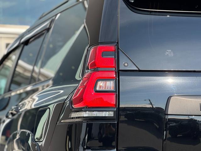 ランドクルーザープラド ＴＸ　Ｌパッケージ　マットブラックエディション　ダブルエイト（Ｆ／Ｓ／Ｒ／４本出しマフラー）　アルパイン１２型デジタルインナーミラー　メーカーナビ　寒冷地仕様　純正１８インチＡＷホワイトレター　ブラインドスポットモニター　パノラミックビューモニター（42枚目）