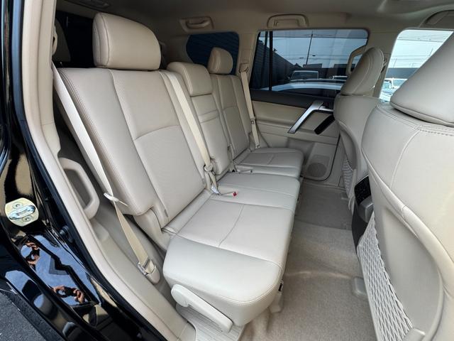 ランドクルーザープラド ＴＸ　Ｌパッケージ　マットブラックエディション　ダブルエイト（Ｆ／Ｓ／Ｒ／４本出しマフラー）　アルパイン１２型デジタルインナーミラー　メーカーナビ　寒冷地仕様　純正１８インチＡＷホワイトレター　ブラインドスポットモニター　パノラミックビューモニター（53枚目）