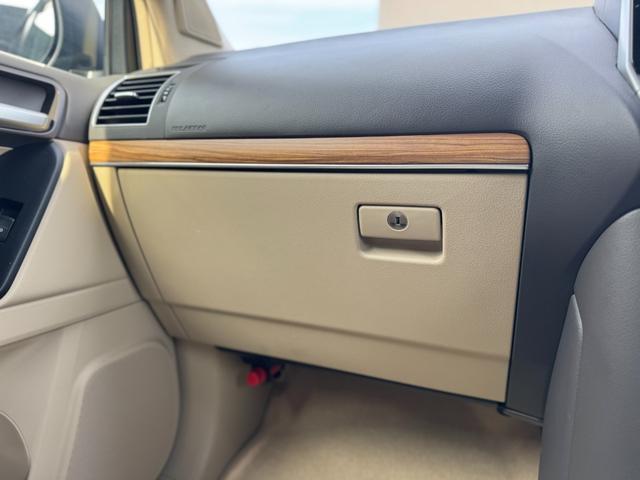 ランドクルーザープラド ＴＸ　Ｌパッケージ　マットブラックエディション　ダブルエイト（Ｆ／Ｓ／Ｒ／４本出しマフラー）　アルパイン１２型デジタルインナーミラー　メーカーナビ　寒冷地仕様　純正１８インチＡＷホワイトレター　ブラインドスポットモニター　パノラミックビューモニター（75枚目）