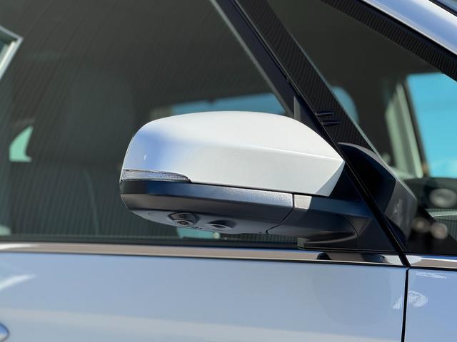 ノア ハイブリッドＳ－Ｚ　４ＷＤ　１３．２型有機ＥＬ後席モニター　快適利便パッケージｈｉｇｈ　ユニバーサルステップ　３眼ＬＥＤヘッドライト　トヨタチームメイトアドバンストパーク　デジタルミラー　ＣＤ／ＤＶＤデッキ　寒冷地仕様（25枚目）