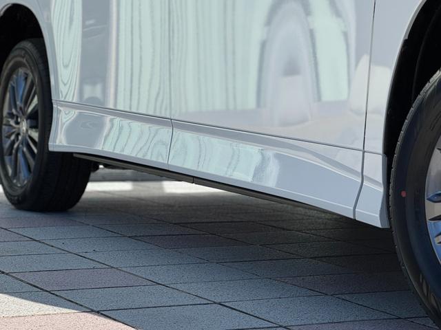 ノア ハイブリッドＳ－Ｚ　４ＷＤ　１３．２型有機ＥＬ後席モニター　快適利便パッケージｈｉｇｈ　ユニバーサルステップ　３眼ＬＥＤヘッドライト　トヨタチームメイトアドバンストパーク　デジタルミラー　ＣＤ／ＤＶＤデッキ　寒冷地仕様（30枚目）