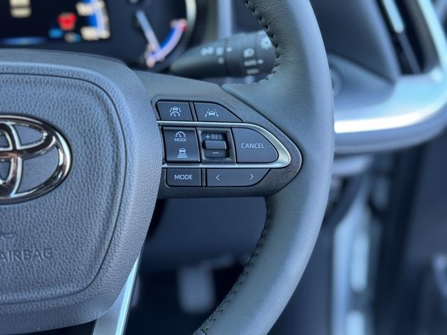 ノア ハイブリッドＳ－Ｚ　４ＷＤ　１３．２型有機ＥＬ後席モニター　快適利便パッケージｈｉｇｈ　ユニバーサルステップ　３眼ＬＥＤヘッドライト　トヨタチームメイトアドバンストパーク　デジタルミラー　ＣＤ／ＤＶＤデッキ　寒冷地仕様（69枚目）