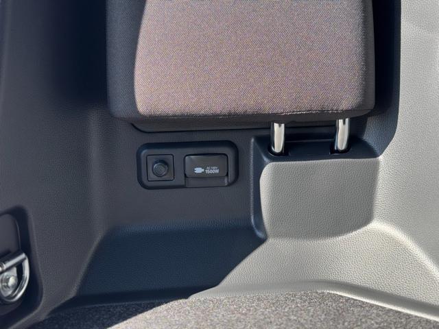 ノア ハイブリッドＳ－Ｚ　４ＷＤ　１３．２型有機ＥＬ後席モニター　快適利便パッケージｈｉｇｈ　ユニバーサルステップ　３眼ＬＥＤヘッドライト　トヨタチームメイトアドバンストパーク　デジタルミラー　ＣＤ／ＤＶＤデッキ　寒冷地仕様（80枚目）